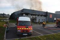 Saint-Pal-de-Mons : l&#039;entreprise Sigoplast ravagée par un incendie