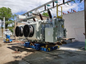 Un nouveau transformateur de 40 tonnes installé au poste source à Vézézoux