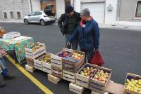 Saint-Jeures : trois marchands sur la foire d&#039;automne