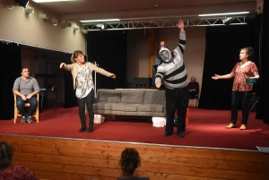 Saint-Maurice-de-Lignon : les comédiens de Côté Coulisse jouent au &quot;Ch@t et souris&quot;