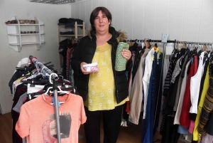 Bas-en-Basset : elle ouvre un dépôt-vente de vêtements dans la rue du Commerce