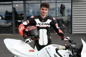 Beauzac : Alexis Chardon entre en piste avec sa moto sur les courses de côte