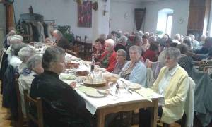 Le repas des aînés à l&#039;auberge de la commune.||