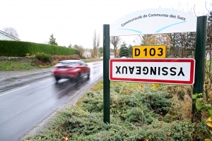 Pourquoi les panneaux des communes se retrouvent à l&#039;envers en Haute-Loire
