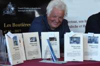 Raymoond Vacheron a publié plusieurs ouvrages sur l&#039;histoire sociale de Haute-Loire aux éditions du Roure.