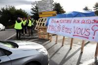 Monistrol-sur-Loire : les accès à la RN88 bloqués par les Gilets jaunes au rond-point de la Chomette