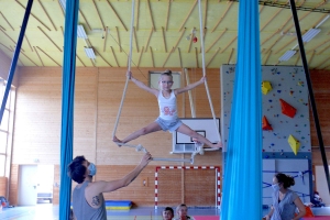 Une activité cirque pour les maternelles de Grazac