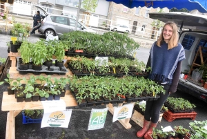 Chambon-sur-Lignon : les plantes occupent la place des Balayes ce dimanche