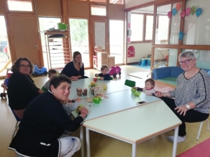 Saint-Pal-de-Mons : les bambins dégustent des compotes et jus de pommes