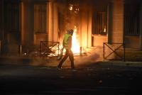 Préfecture incendiée au Puy-en-Velay : comment a-t-on pu en arriver là ? (vidéo)
