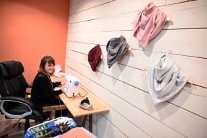 Montfaucon-en-Velay : elle ouvre Babillou, une boutique remplie de ses créations textiles