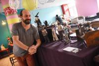 Fred Lavial expose ses céramiques chez Eole à Grazac