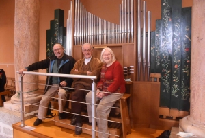 Paul-Dominique Gagnaire, facteur d&#039;orgue, Marc Jacob, et Pierrette Allaigre, organiste