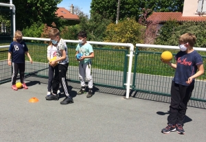 Monistrol : les écoliers du privé initiés au handball