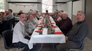 Pont-Salomon : 30 aînés à la même table pour le repas de fin d&#039;année