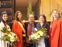 Le président du GLAD, David Rascle, entouré des lauréates 2016.|Un char du carnaval est réservée aux Miss.|||