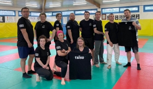 Brives-Charensac : remise de t-shirts au judo club pour les cours de taïso