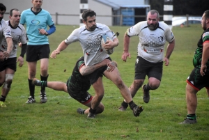 Rugby : Tence accroche le bonus défensif contre le leader