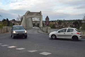 Bas-en-Basset : deux voitures se percutent près du pont de la Loire