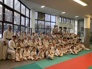 Noël pour les petits judokas aux Arts Martiaux Le Puy