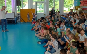 Pont-Salomon : Jean René en concert privé pour les écoliers