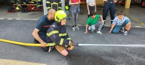 Les pompiers d&#039;Yssingeaux ouvrent leur caserne aux élèves de Jean-de-La Fontaine