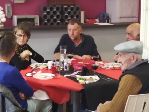 Montfaucon-en-Velay : le repas de Noël avec la nouvelle directrice du Triolet