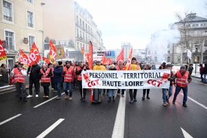 Réforme des retraites : un signal fort des manifestants envoyé au Puy-en-Velay (vidéo)