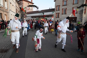 Saint-Didier-en-Velay : premiers confettis du Carnaval avec le Jeudi des Sales