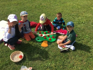 Chambon-sur-Lignon : pique-nique et jeux pour les écoliers de maternelle