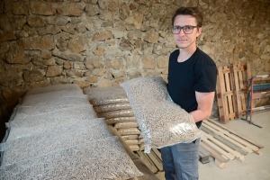 Monistrol-sur-Loire : il fabrique et vend des pellets pour poêles à granulés