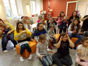Saint-Pal-de-Chalencon : « Petit Papa Noël » appris en langue des signes