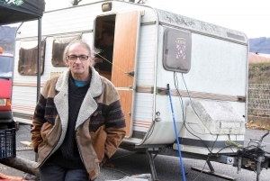 Retournac : deux semaines après l&#039;incendie de son logement, il vit dans une caravane