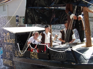 Une marée humaine à Lapte pour le défilé des classards (photos + vidéo)