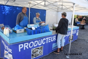Saint-Romain-Lachalm : le marché d&#039;été investit le parc du château pour son repas-spectacle
