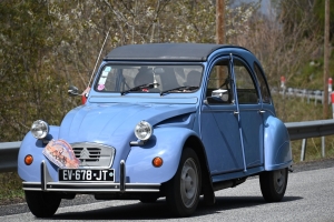 55 voitures anciennes en Haute-Loire pour les courses de la 10e balade surprise et caritative