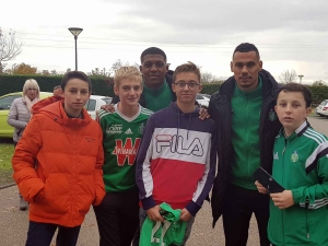 Saint-Pal-de-Mons : quatre jeunes rencontrent les footballeurs de l&#039;ASSE