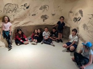 Riotord : les enfants de l&#039;école publique remontent le temps à la grotte Chauvet