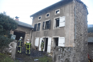Solignac-sous-Roche : le feu de cheminée dégénère, une maison détruite