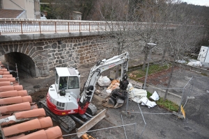 Sauf catastrophe, le pont de La Séauve-sur-Semène rouvrira vendredi à la circulation