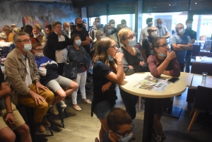 Monistrol-sur-Loire : les supporters de Jordan Sarrou ensemble devant la télé pour l&#039;encourager