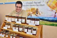 Il faut goûter les spécialités de l&#039;apiculteur Charles Pleyvel de Bas : mendiants, pain d&#039;épices, guimauves au miel.