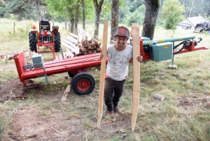 Tence : Alexandre Moulin se lance dans la fabrication de piquets de clôture