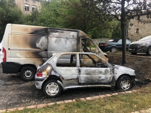 Un feu de fourgon se propage à plusieurs voitures à la Séauve-sur-Semène