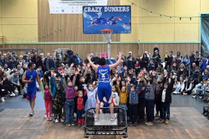 Saint-Didier-en-Velay : les Crazy Dunkers en apéritif avant le corso du Carnaval (vidéo)