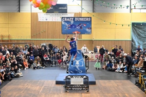 Saint-Didier-en-Velay : les Crazy Dunkers en apéritif avant le corso du Carnaval (vidéo)