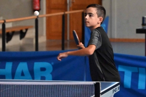 Yssingeaux : Adrien Lebrat remporte le tournoi de tennis de table à domicile