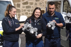 Des peluches offertes aux ambulances de Haute-Loire pour les enfants malades