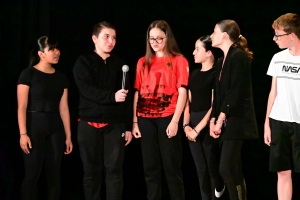 Sainte-Sigolène : des collégiens expriment leurs émotions d&#039;adolescents sur scène