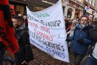 Environ 1 500 manifestants au Puy-en-Velay à l&#039;appel des syndicats et des Gilets jaunes
